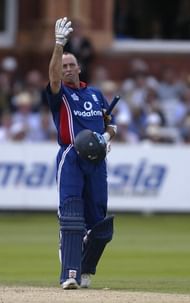 Nasser Hussain gestures